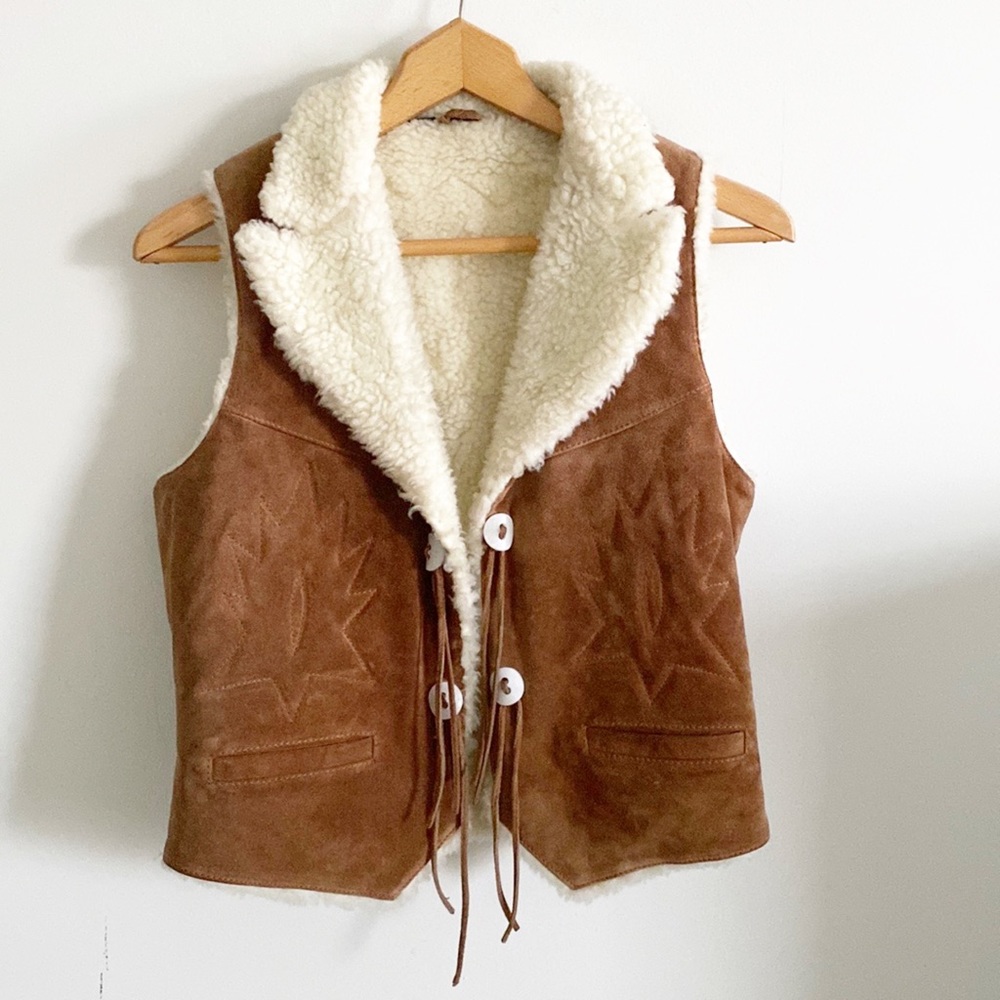 Vintage 70s vibe Wilson's leather suede sherpa lined western print vest - Picture 1 of 10